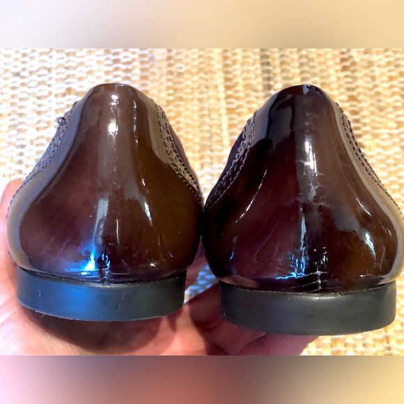 LL BEAN sz7.5 Chocolate brown ballet flats Patent/suede Wingtip design look new! - Picture 5 of 8